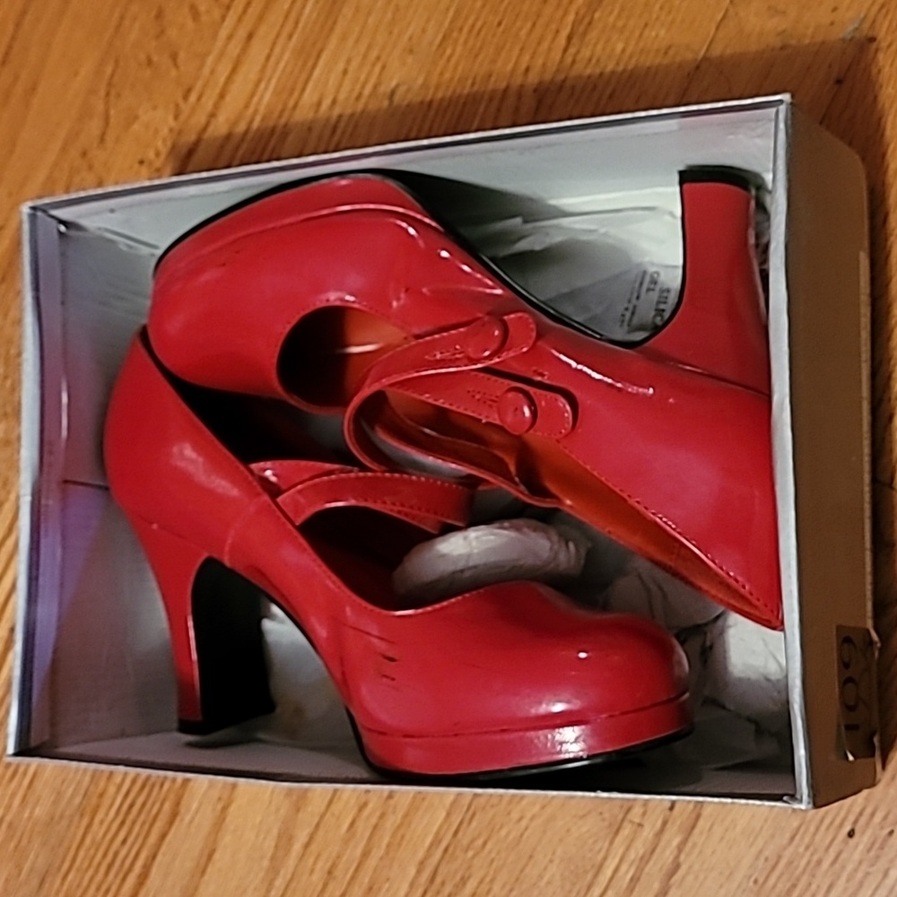 Hot topic red Mary Jane style heels.